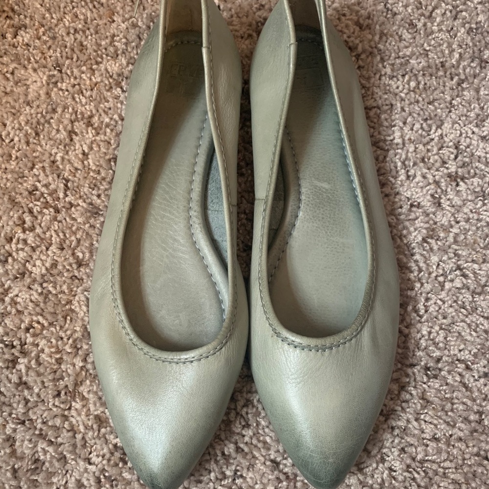 Frye flats